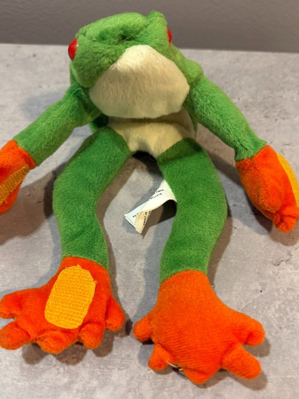 Vintage 1999 K&M International plush hugger red eyed tree frog plush, 9"